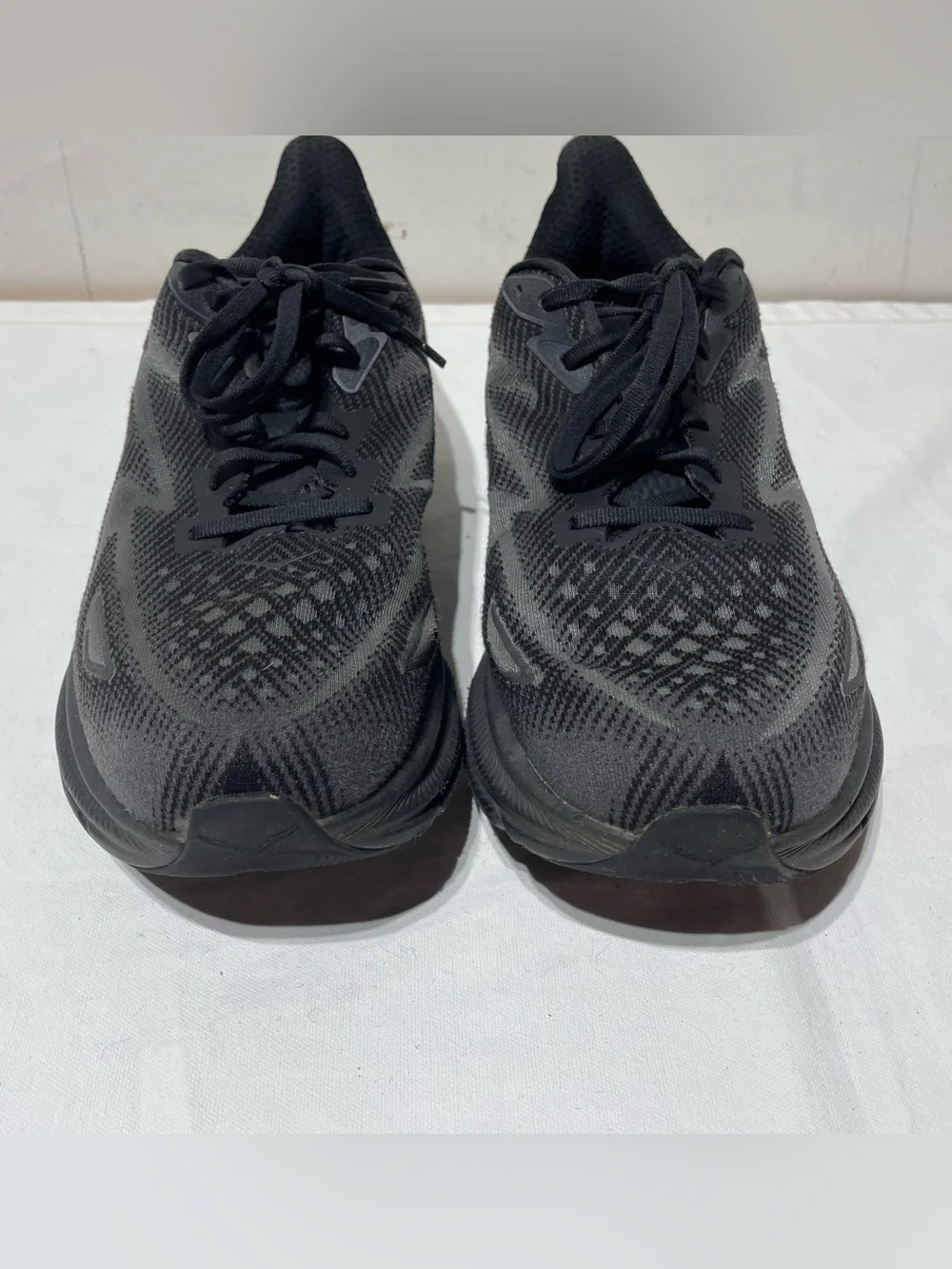 HOKA Clifton 9 Running Shoes Mens 9.5 2E Wide Triple Black 1132210 BBLC